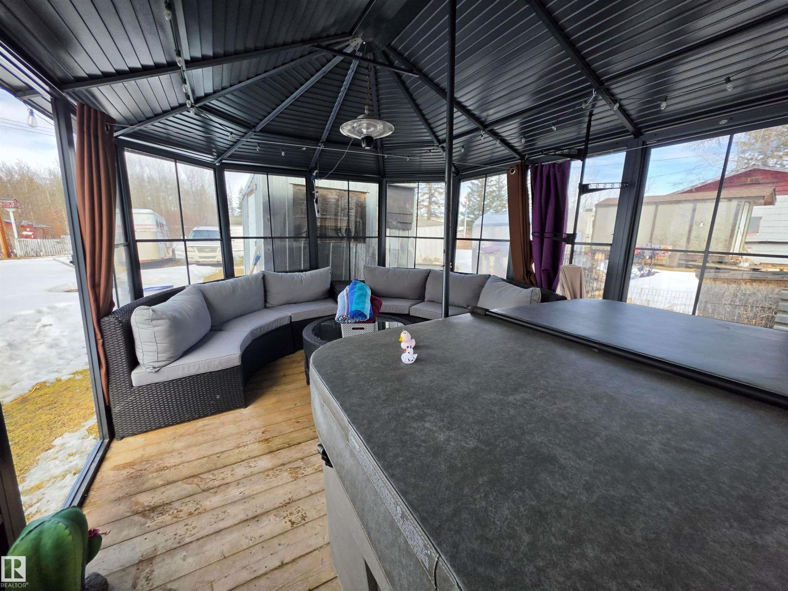 202 56102 RGE ROAD 53 - 32