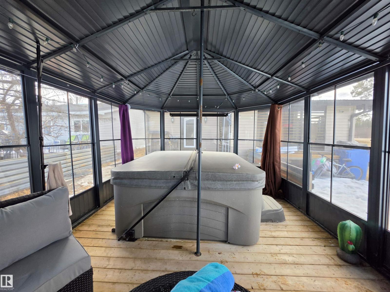 202 56102 RGE ROAD 53 - 33