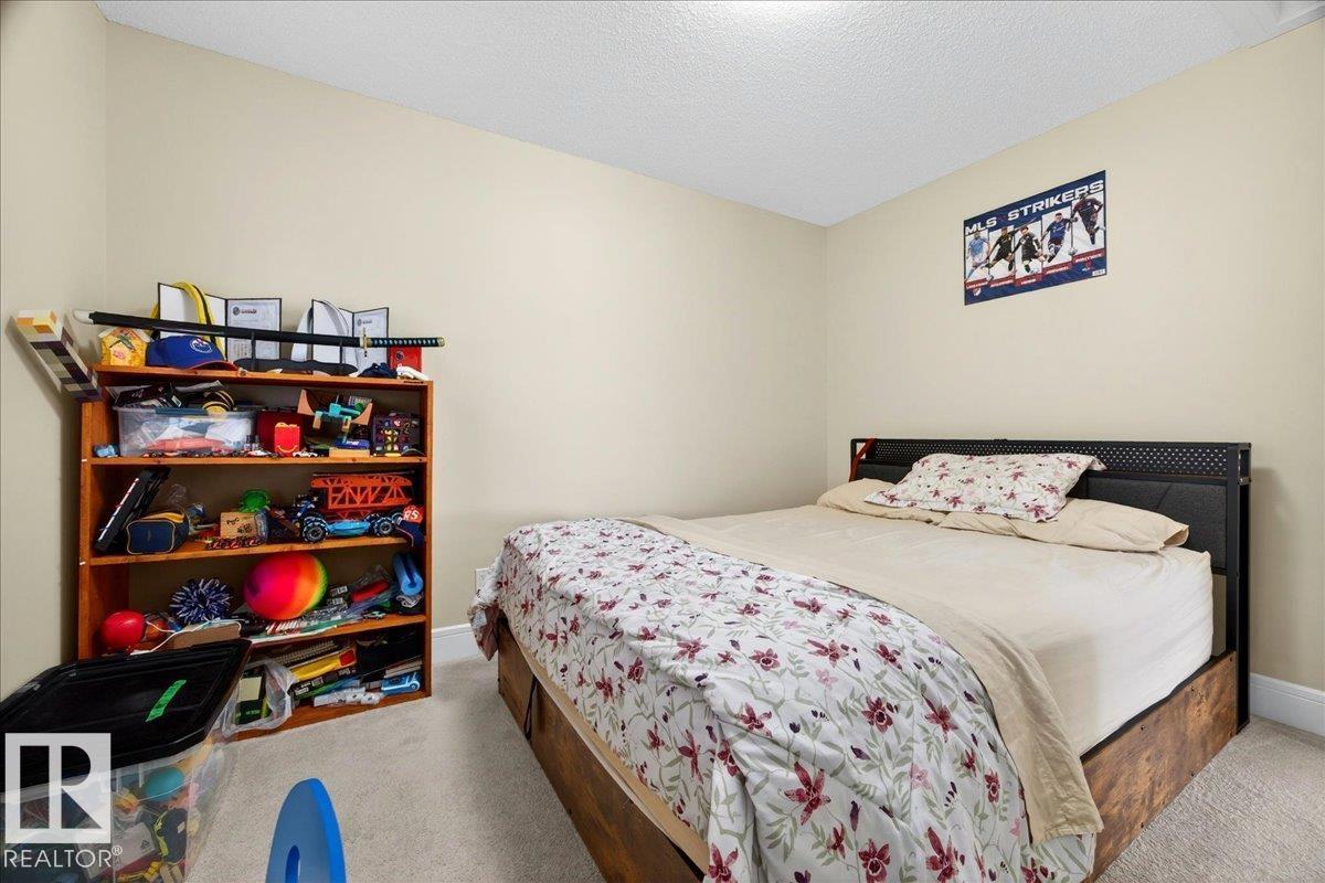 1411 30 AV NW — photo 32
