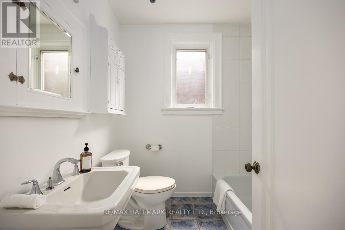 167 WELLAND AVENUE - 21