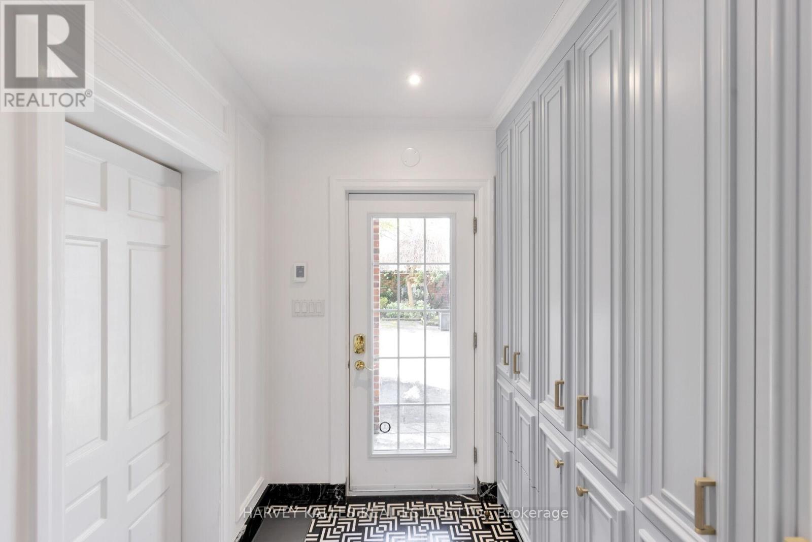 470 RUSSELL HILL ROAD - 18