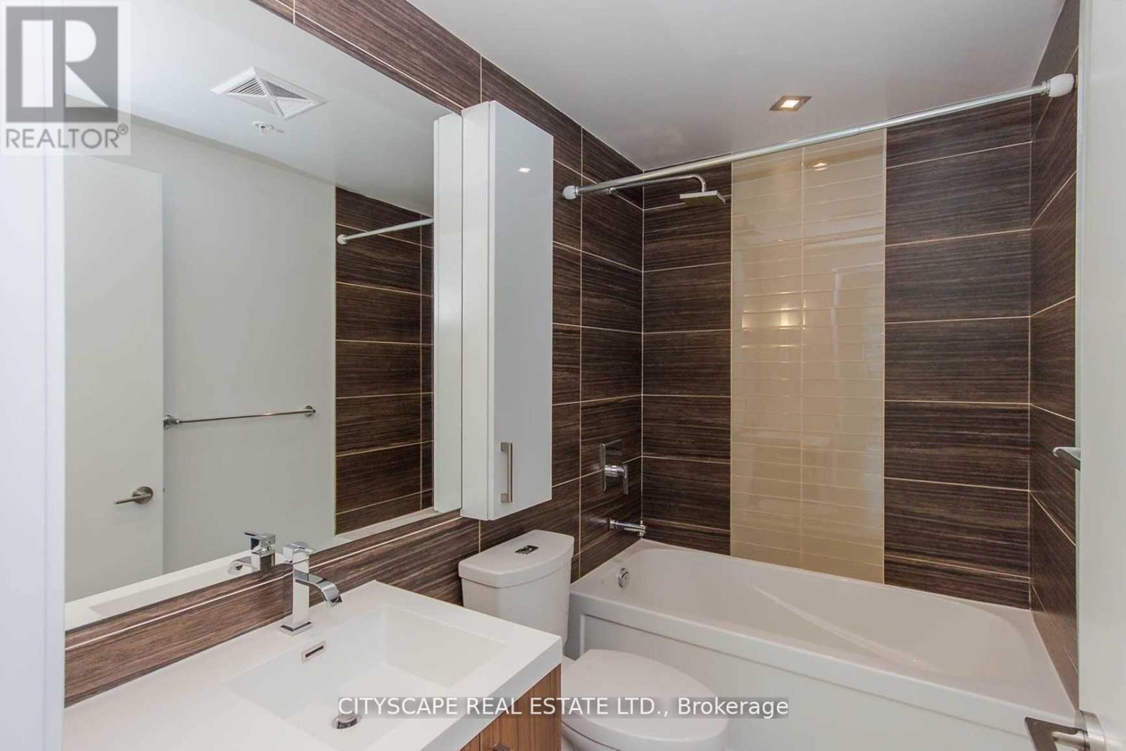 #703 39 SHERBOURNE STREET - 28