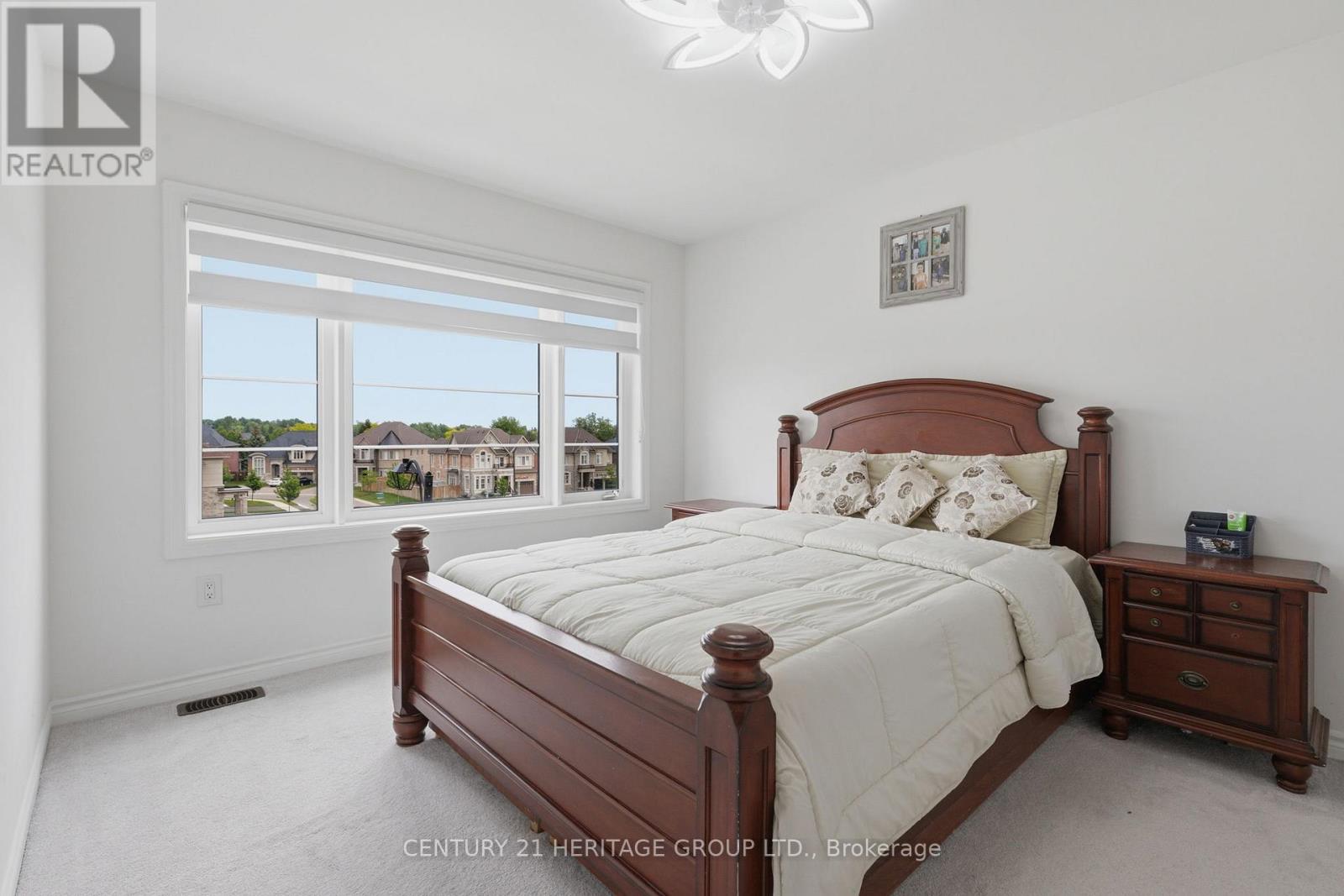 63 BETHPAGE CRESCENT - 21