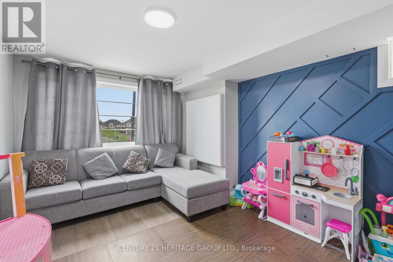 63 BETHPAGE CRESCENT - 25