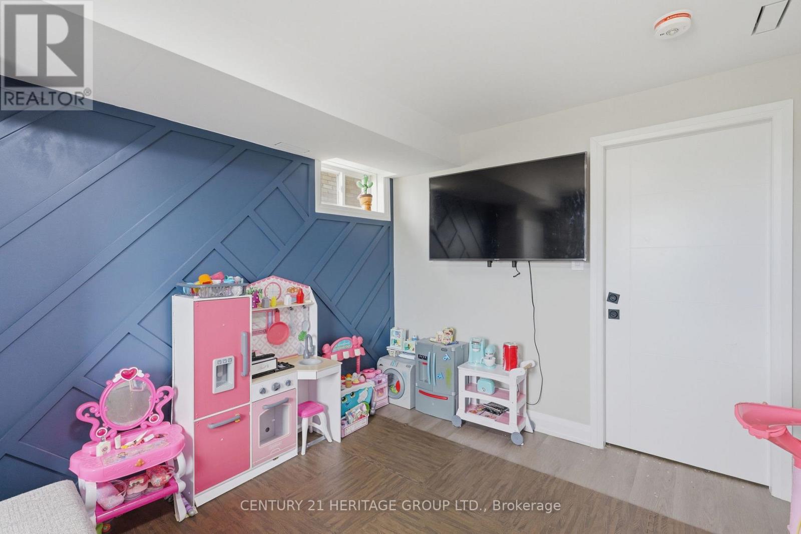 63 BETHPAGE CRESCENT - 26
