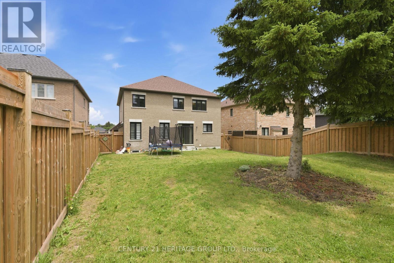 63 BETHPAGE CRESCENT - 34
