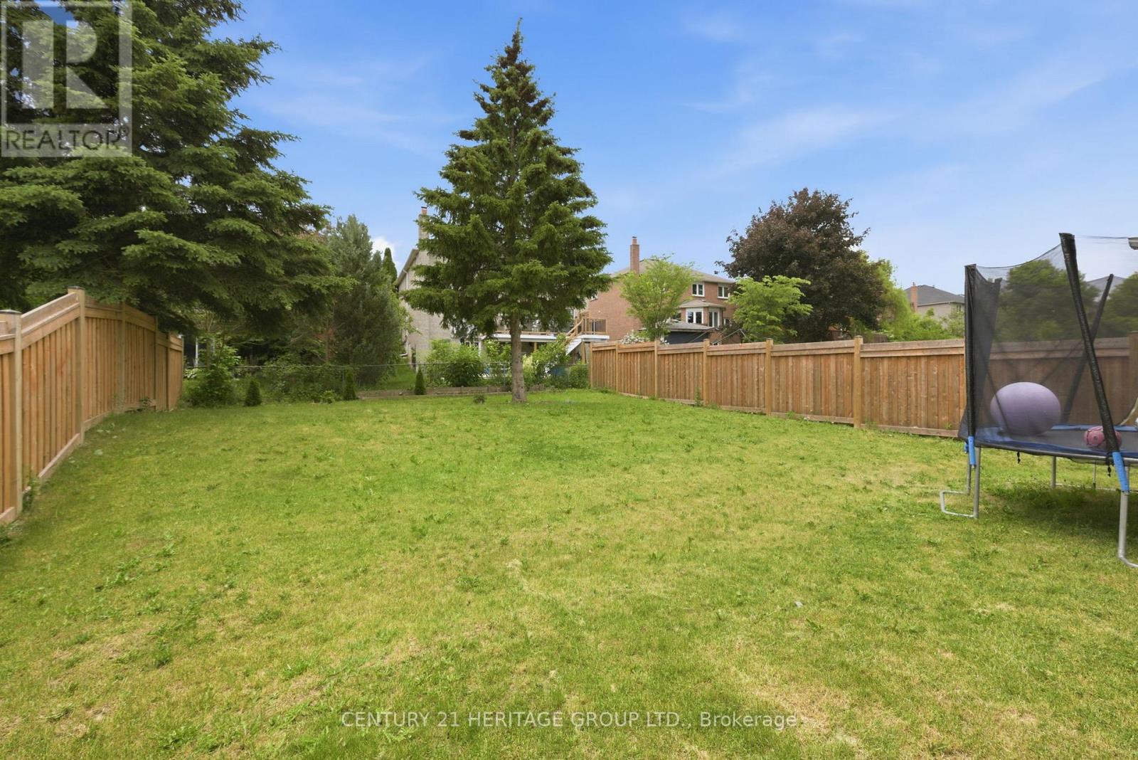 63 BETHPAGE CRESCENT - 35