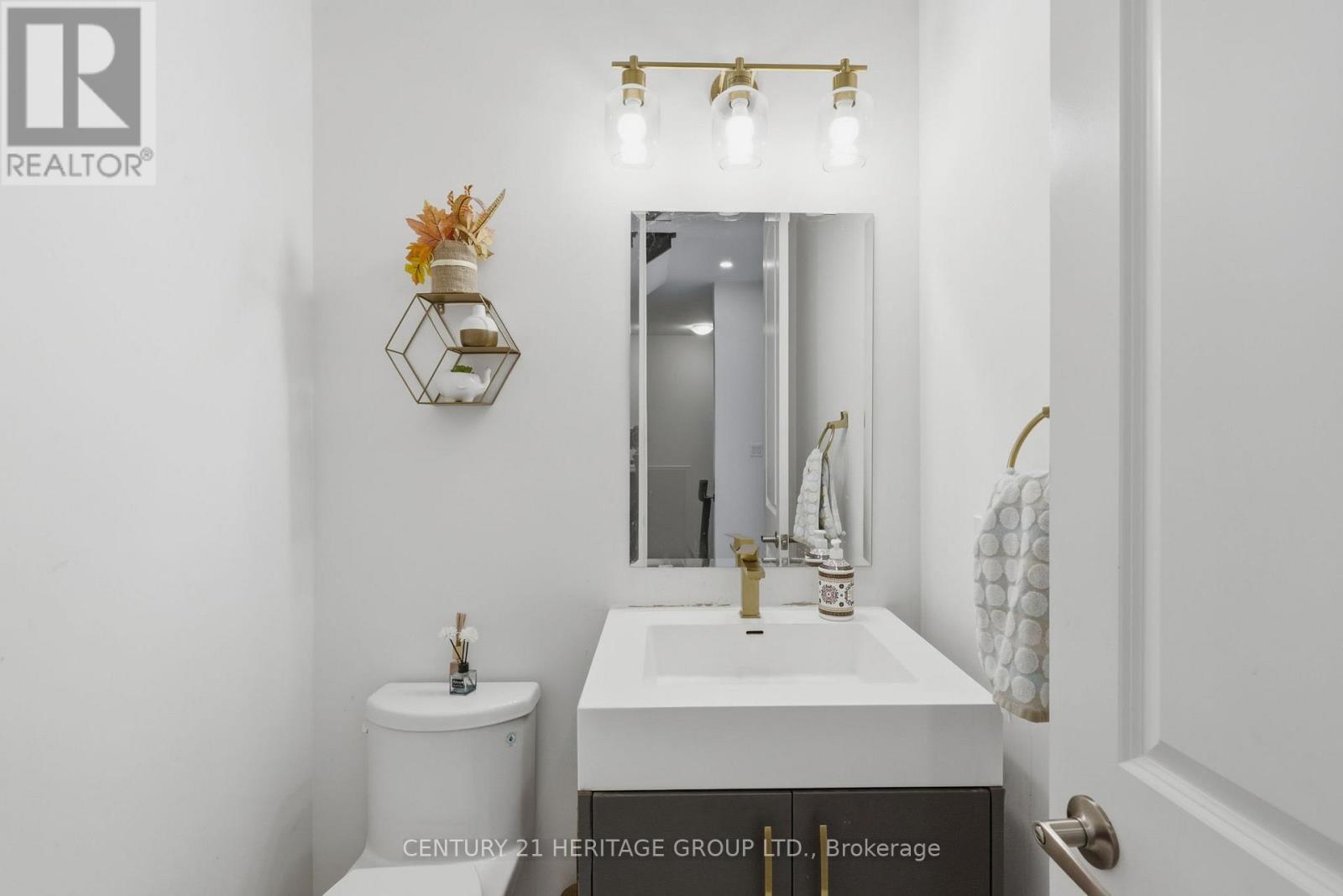63 BETHPAGE CRESCENT - 6