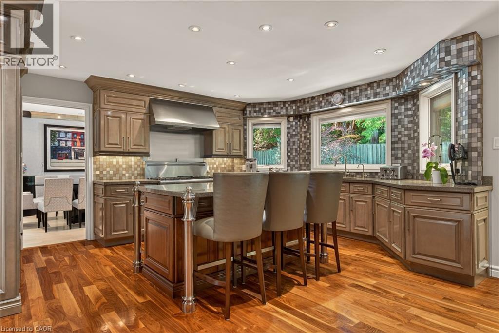 23 LANTERN Lane - Image 10