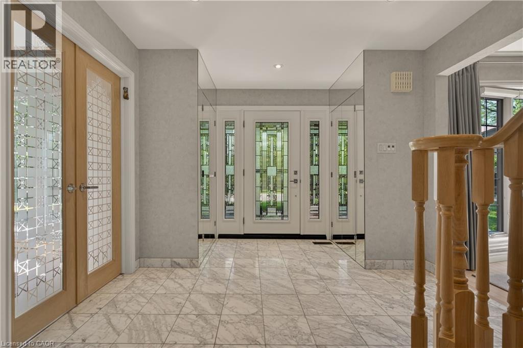 23 LANTERN Lane - Image 4