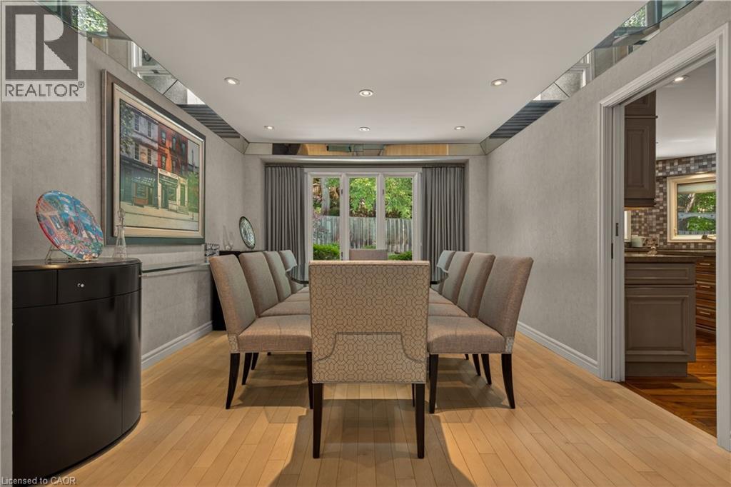 23 LANTERN Lane - Image 8