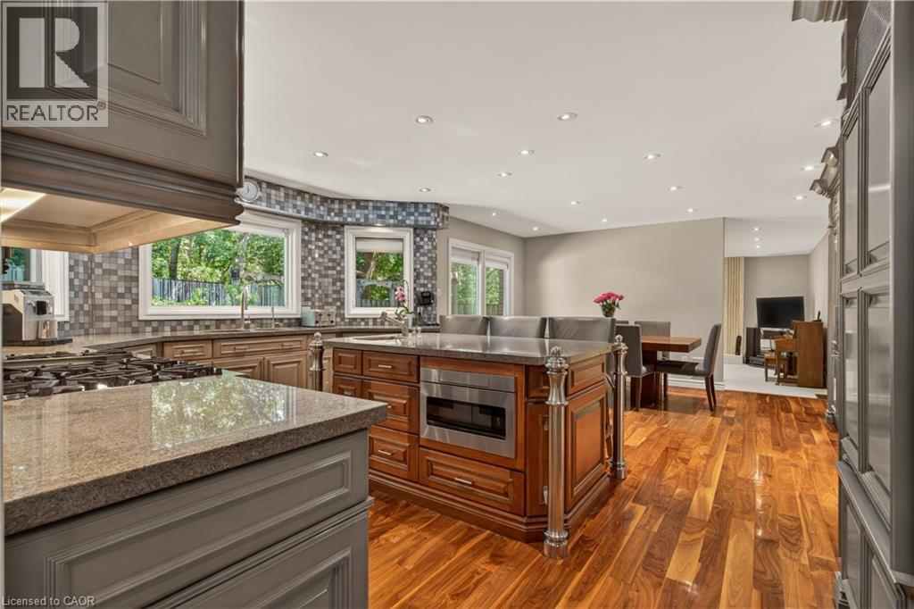23 LANTERN Lane - Image 9