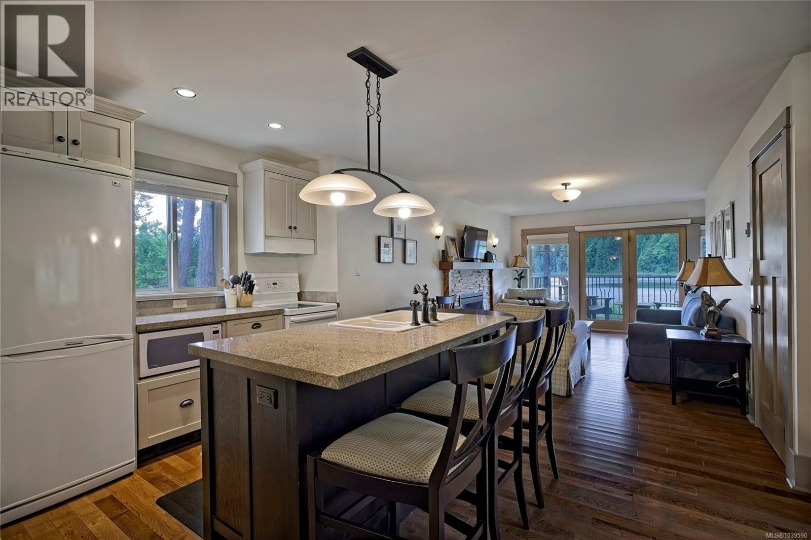 #48 315 Robinson Rd - 8