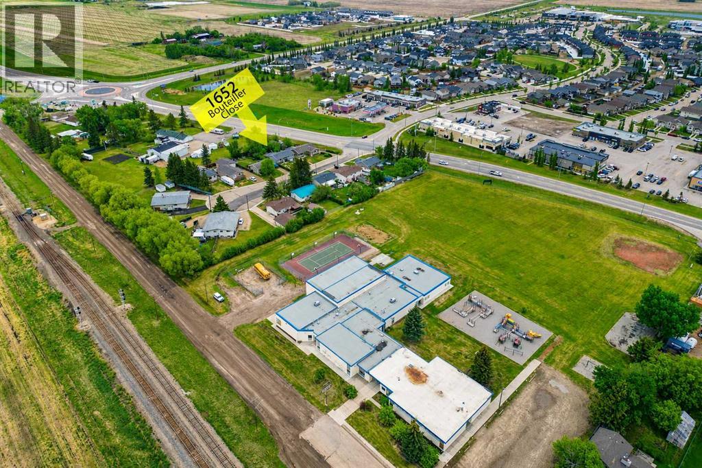1652 Boutellier Close, Penhold
