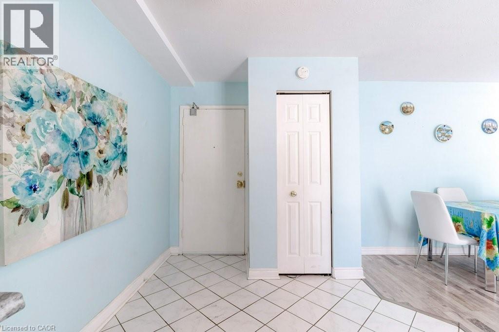 #17 2373 KING Street E - 4