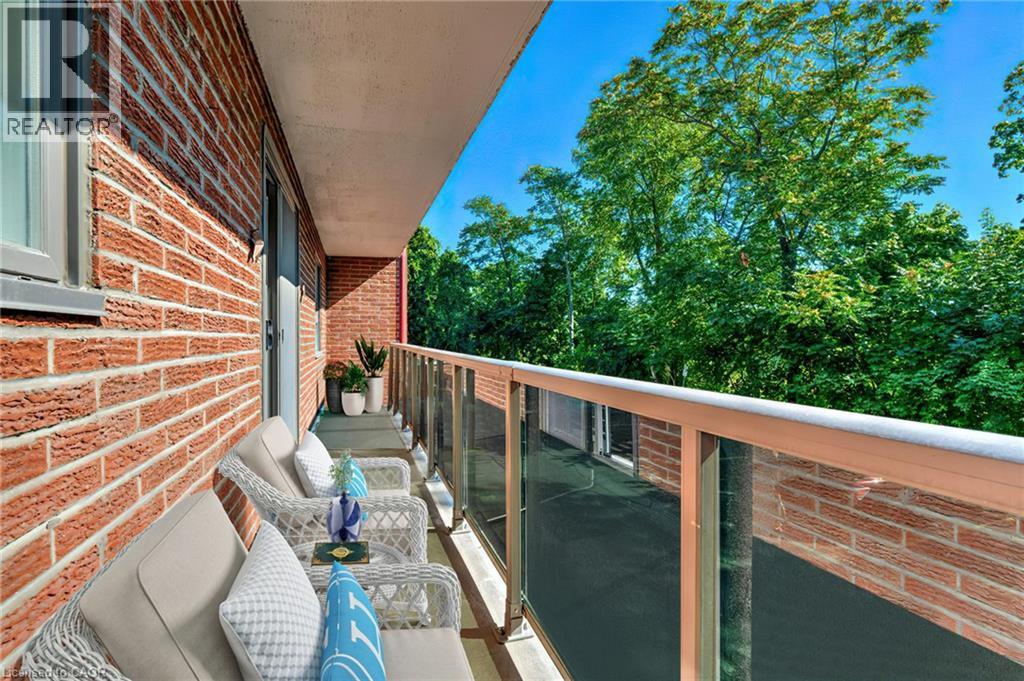 #17 2373 KING Street E - 11