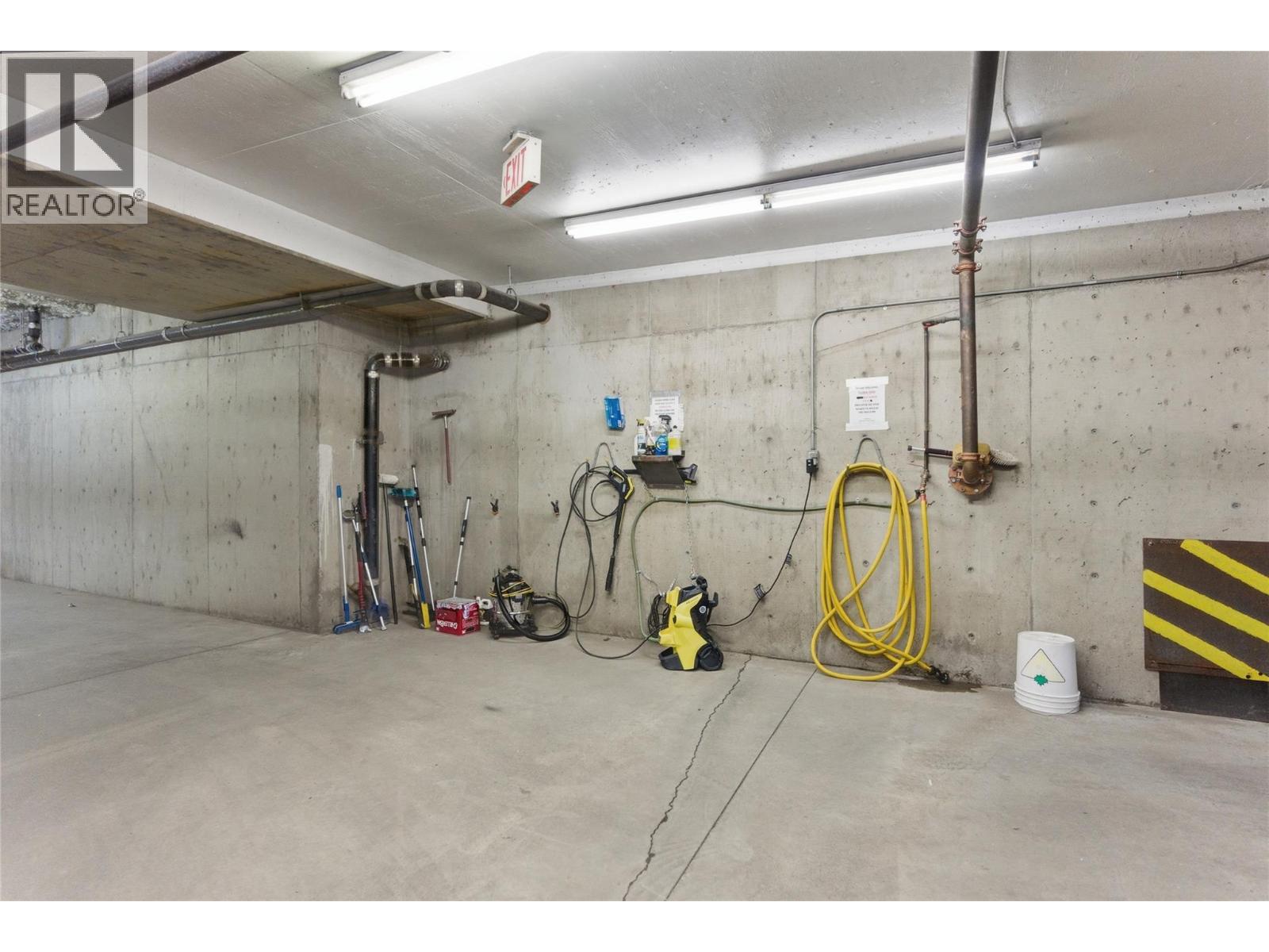 #310 950 LORNE Street - 23
