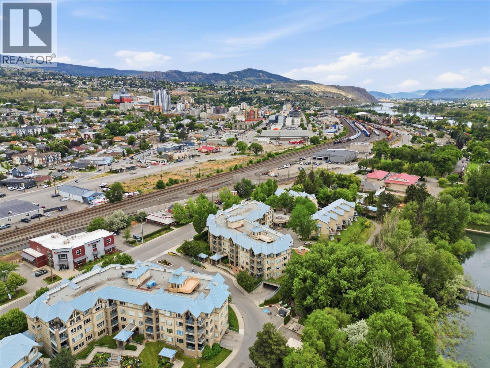 #310 950 LORNE Street - 32
