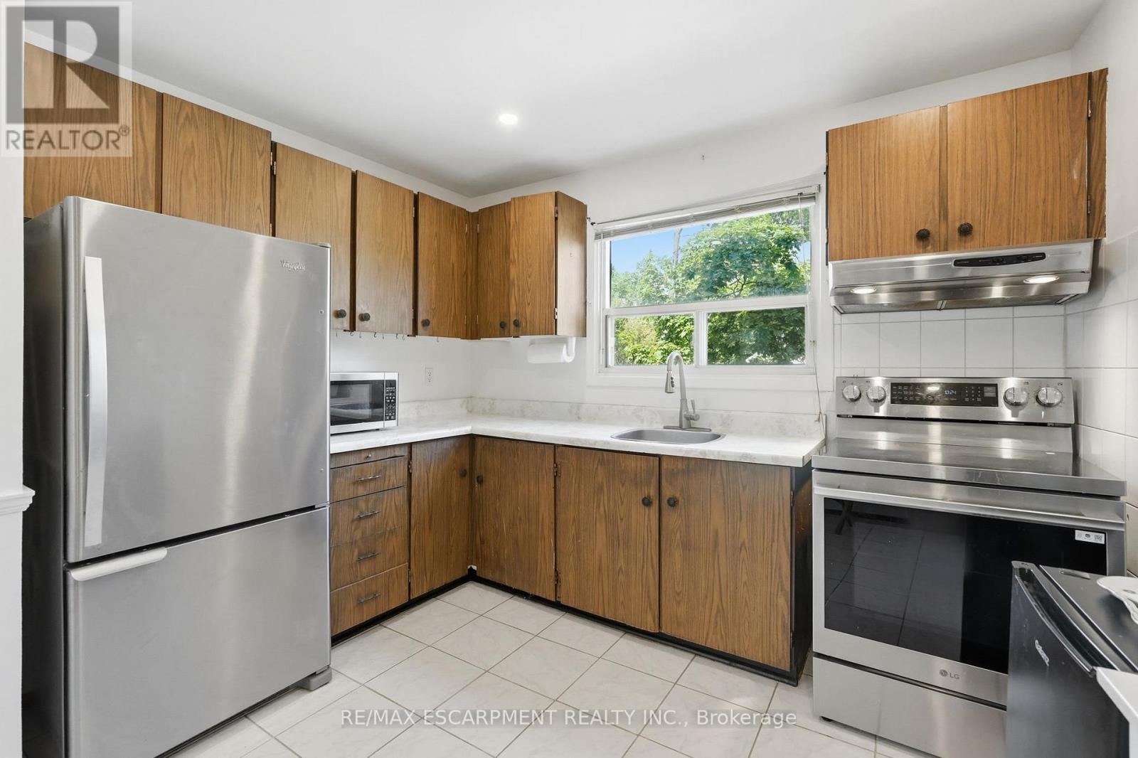 58 ONSLOW COURT - 14