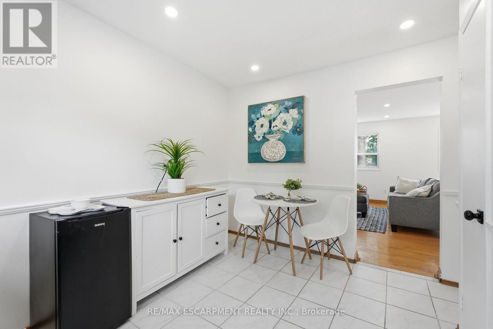 58 ONSLOW COURT - 15