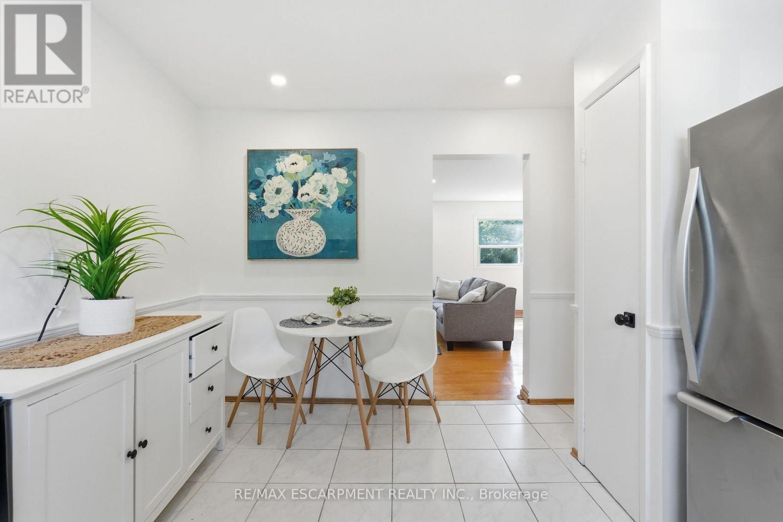 58 ONSLOW COURT - 16