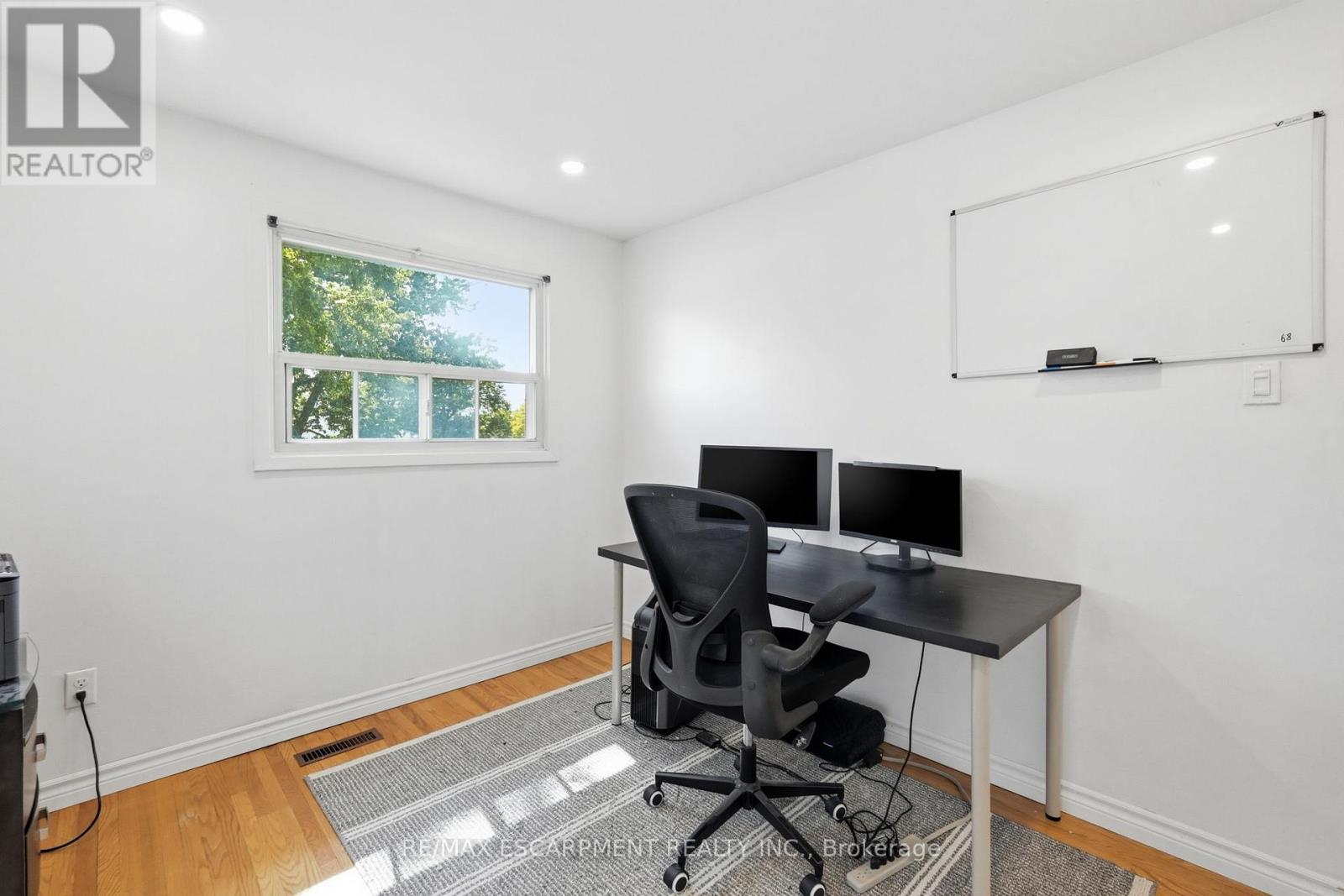 58 ONSLOW COURT - 27