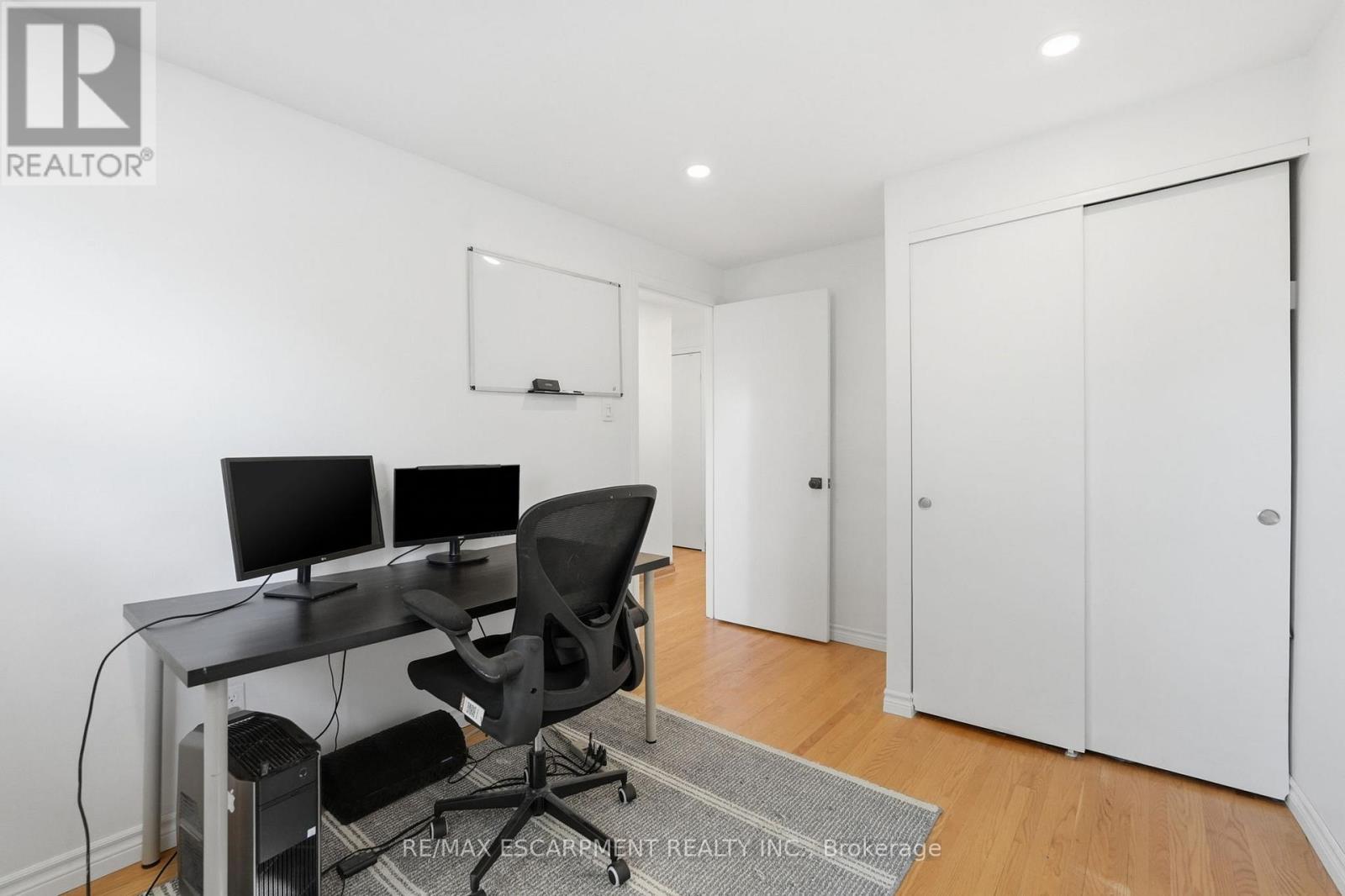 58 ONSLOW COURT - 28