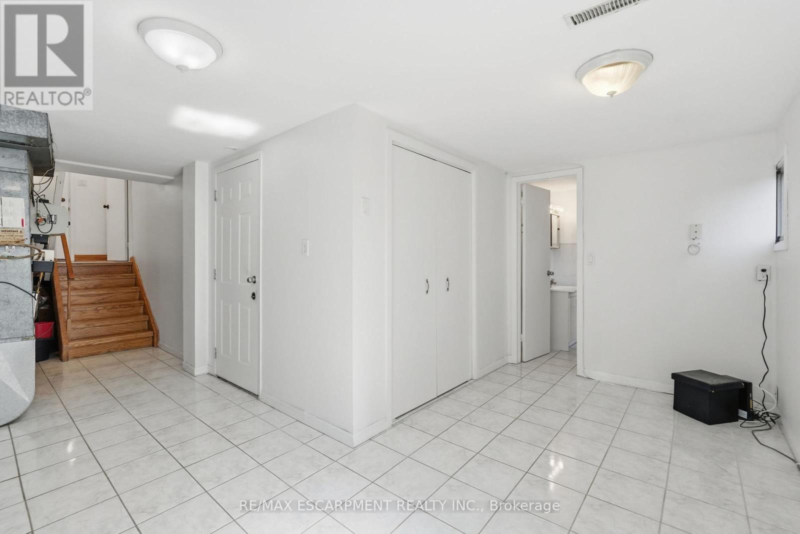 58 ONSLOW COURT - 29