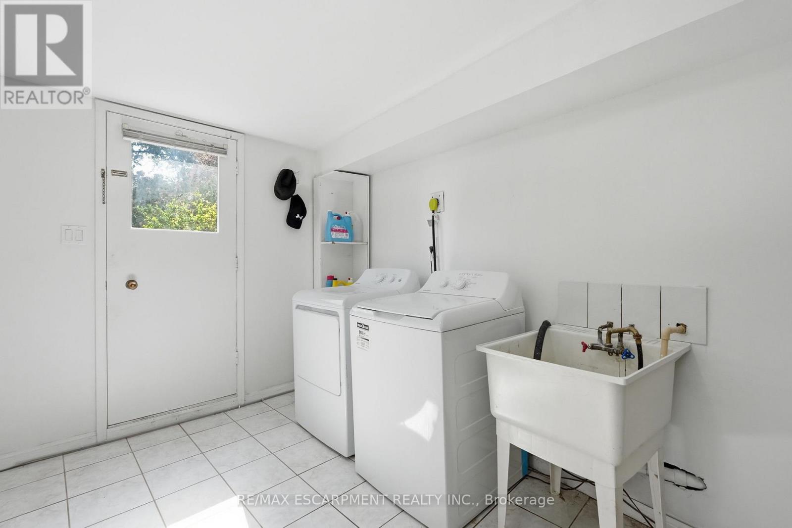 58 ONSLOW COURT - 30