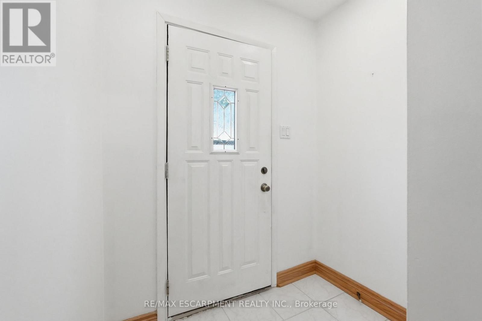 58 ONSLOW COURT - 4