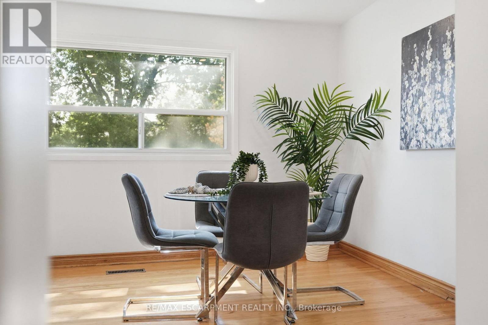 58 ONSLOW COURT - 6
