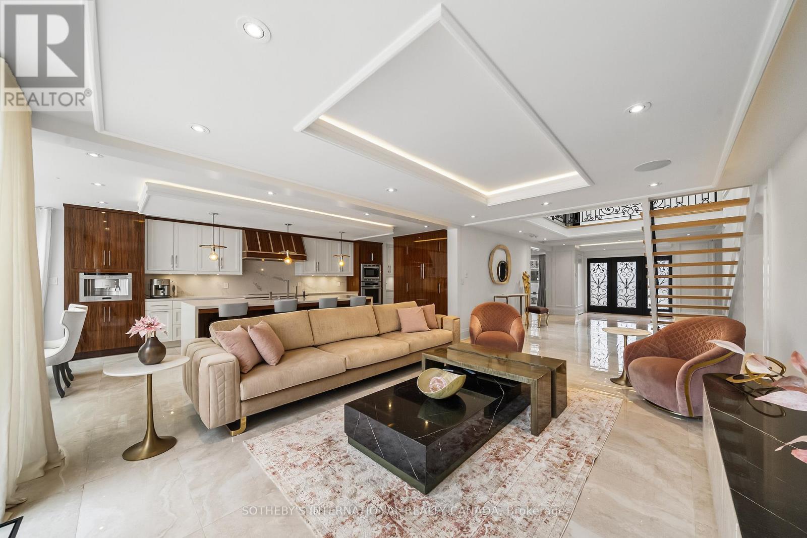 1347 QUEEN VICTORIA AVENUE - 16