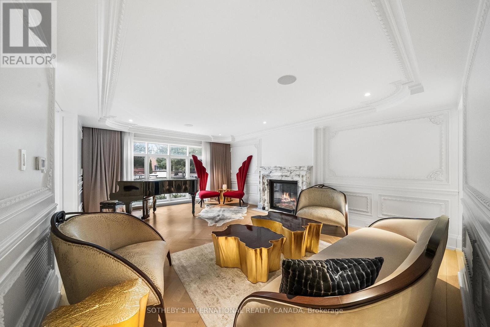 1347 QUEEN VICTORIA AVENUE - 7