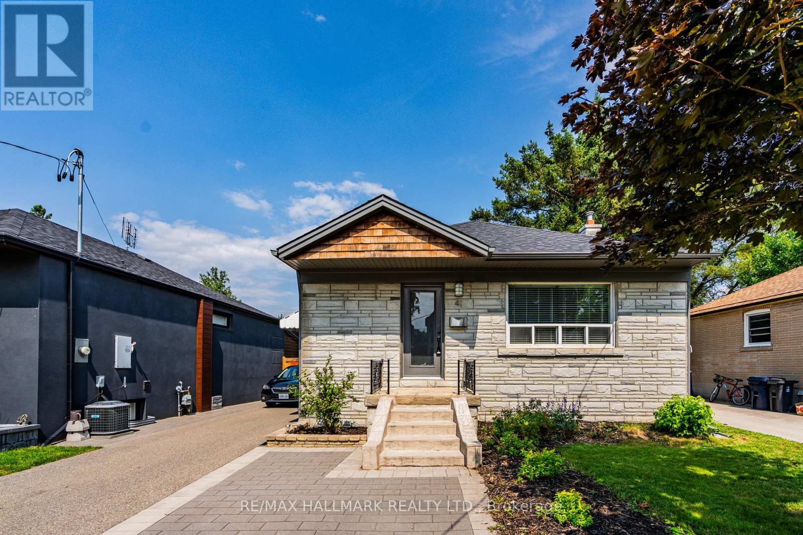 Listing photo of LOWER - 41 TREEVIEW DRIVE
