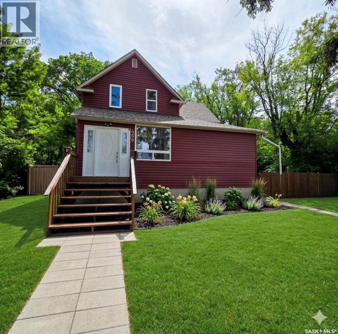 469 19th STREET E - 1