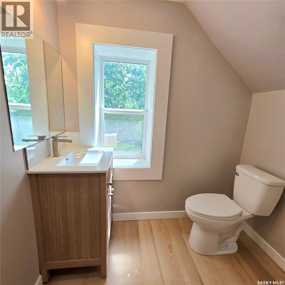 469 19th STREET E - 23