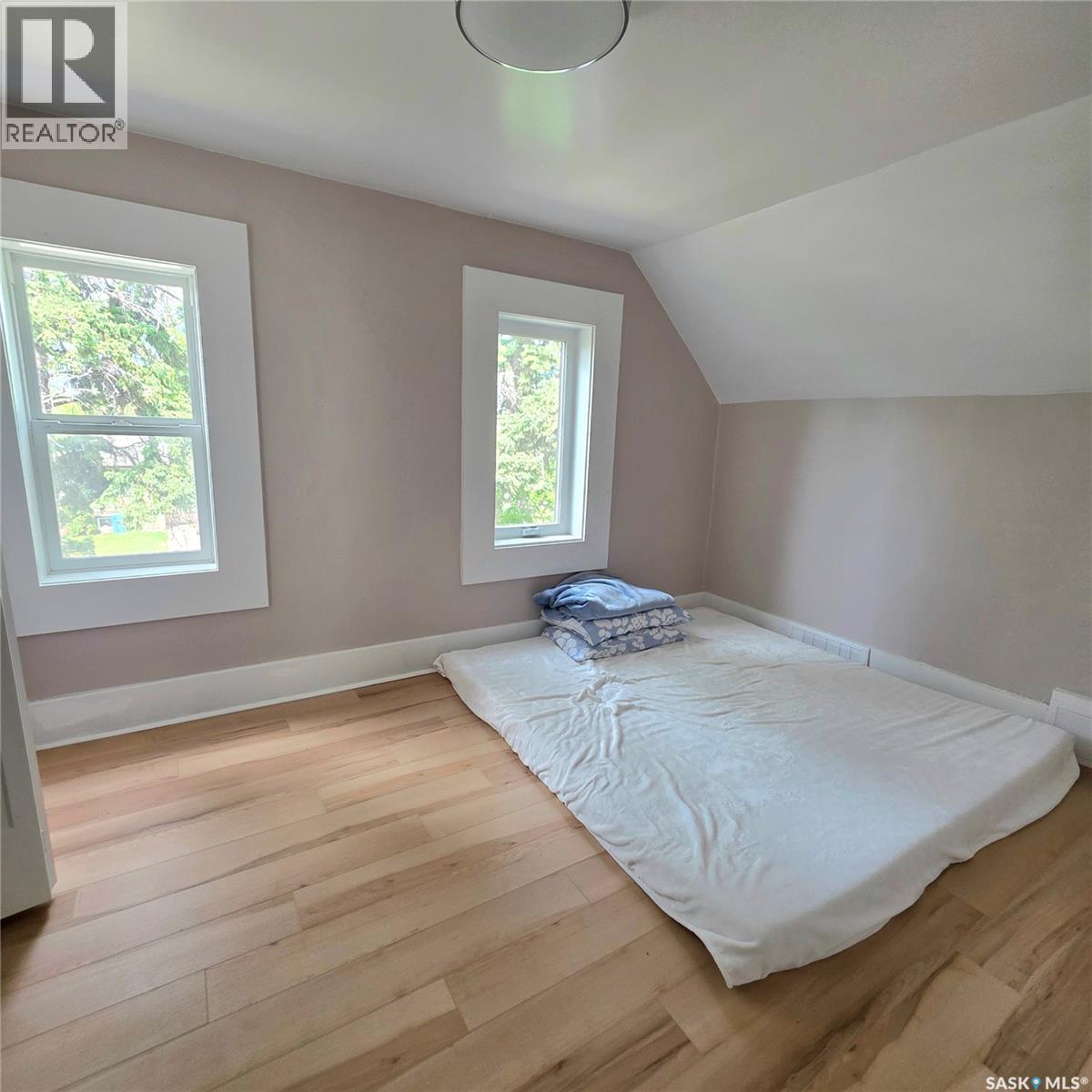 469 19th STREET E - 27