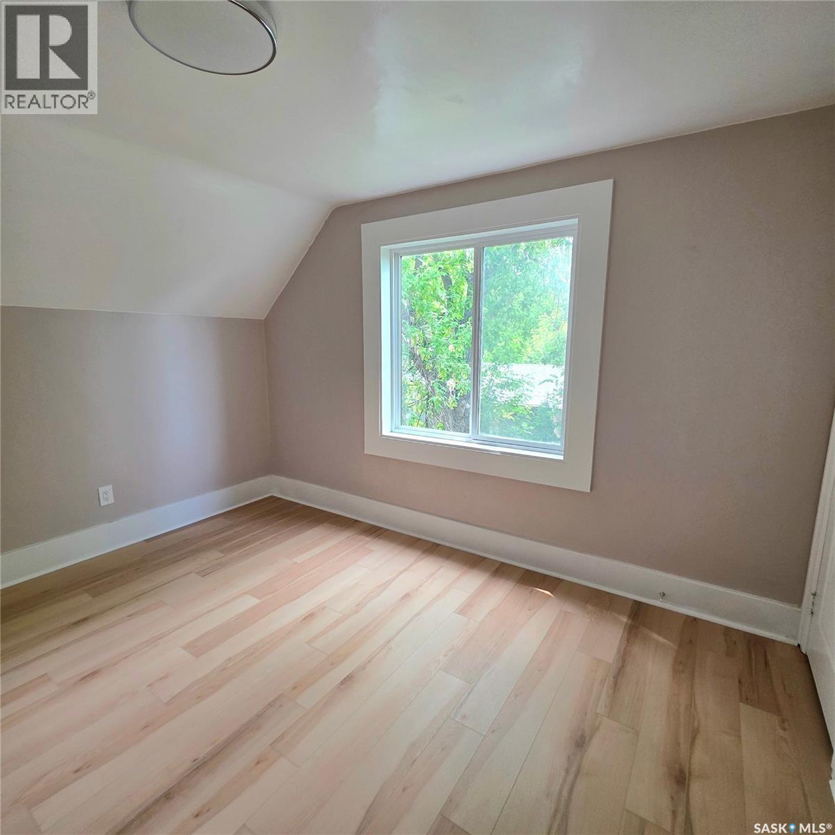 469 19th STREET E - 30