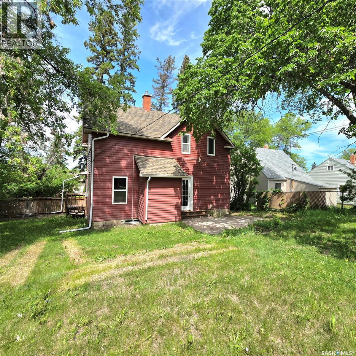 469 19th STREET E - 32