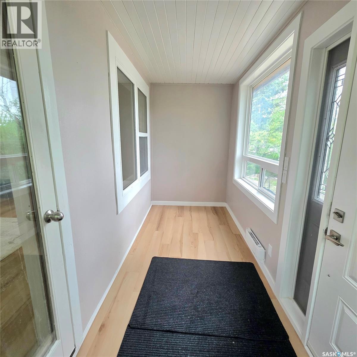 469 19th STREET E - 5