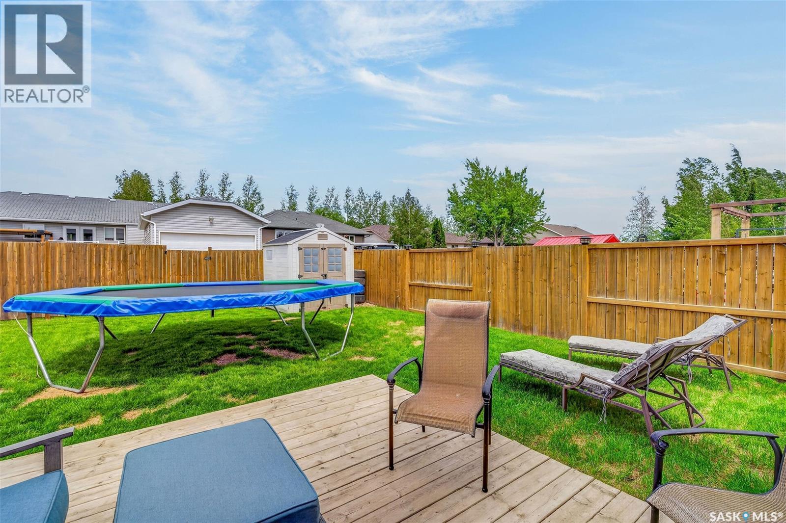 203 Saskatchewan AVENUE — photo 42