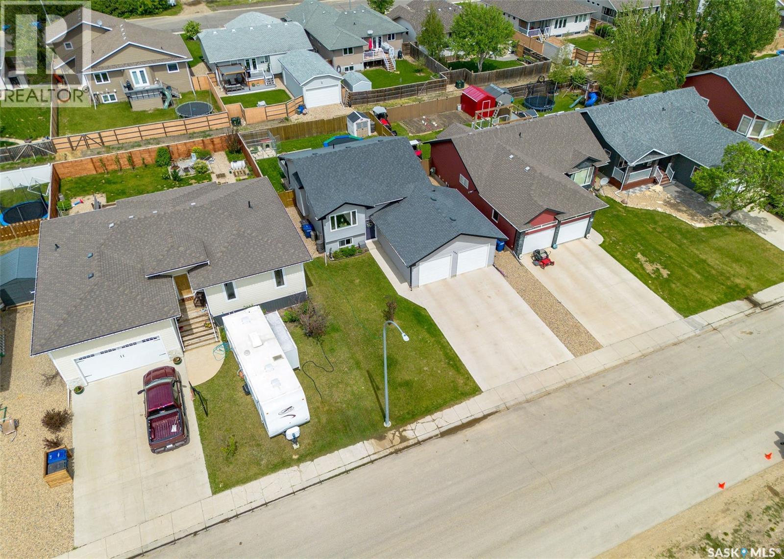 203 Saskatchewan AVENUE — photo 45