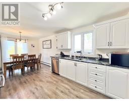 66 Maple Street thumbnail 19