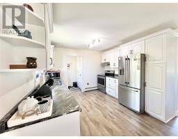 66 Maple Street thumbnail 20