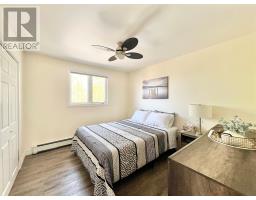 66 Maple Street thumbnail 35
