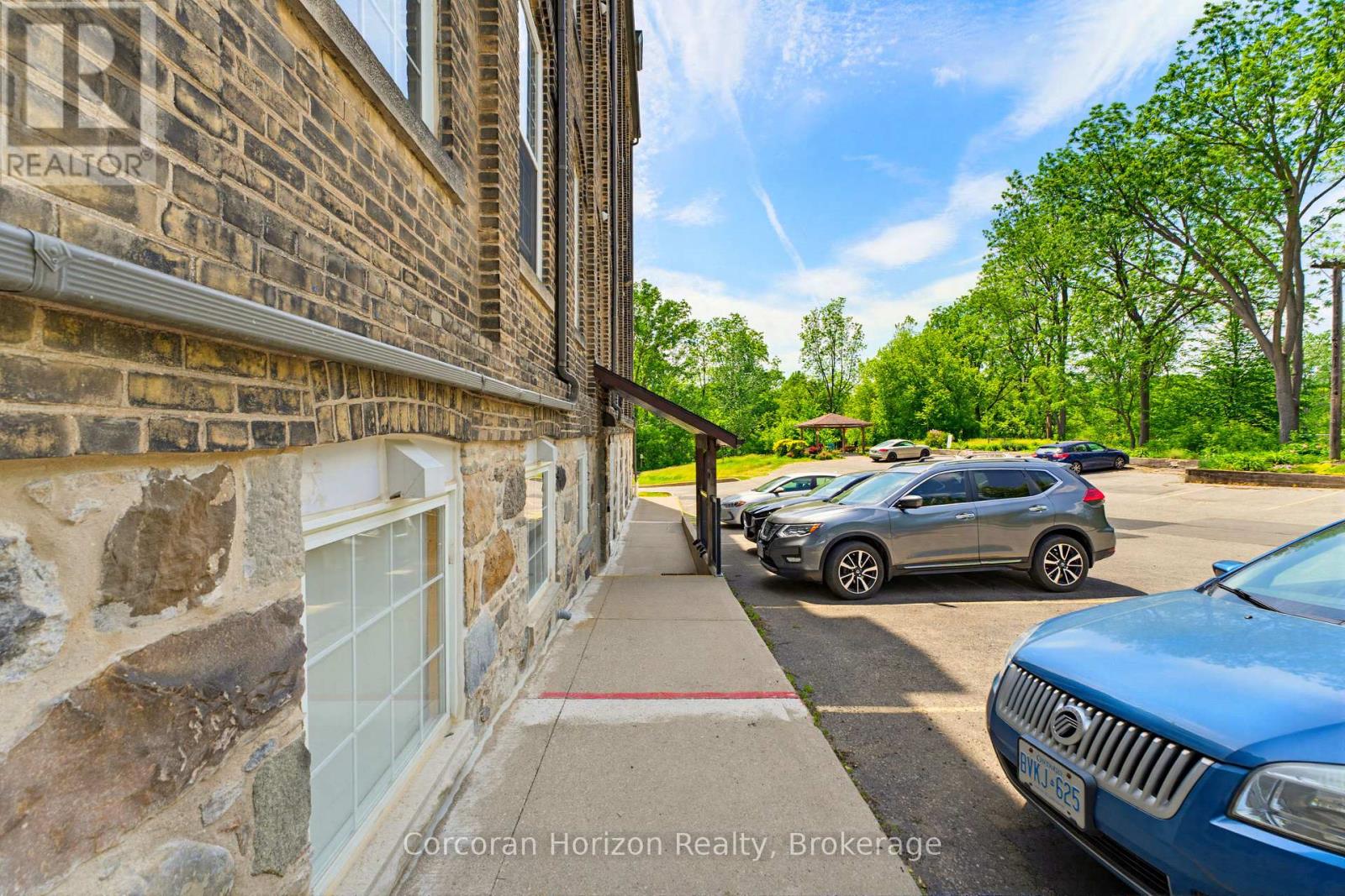 #301 140 WEST RIVER STREET - 4