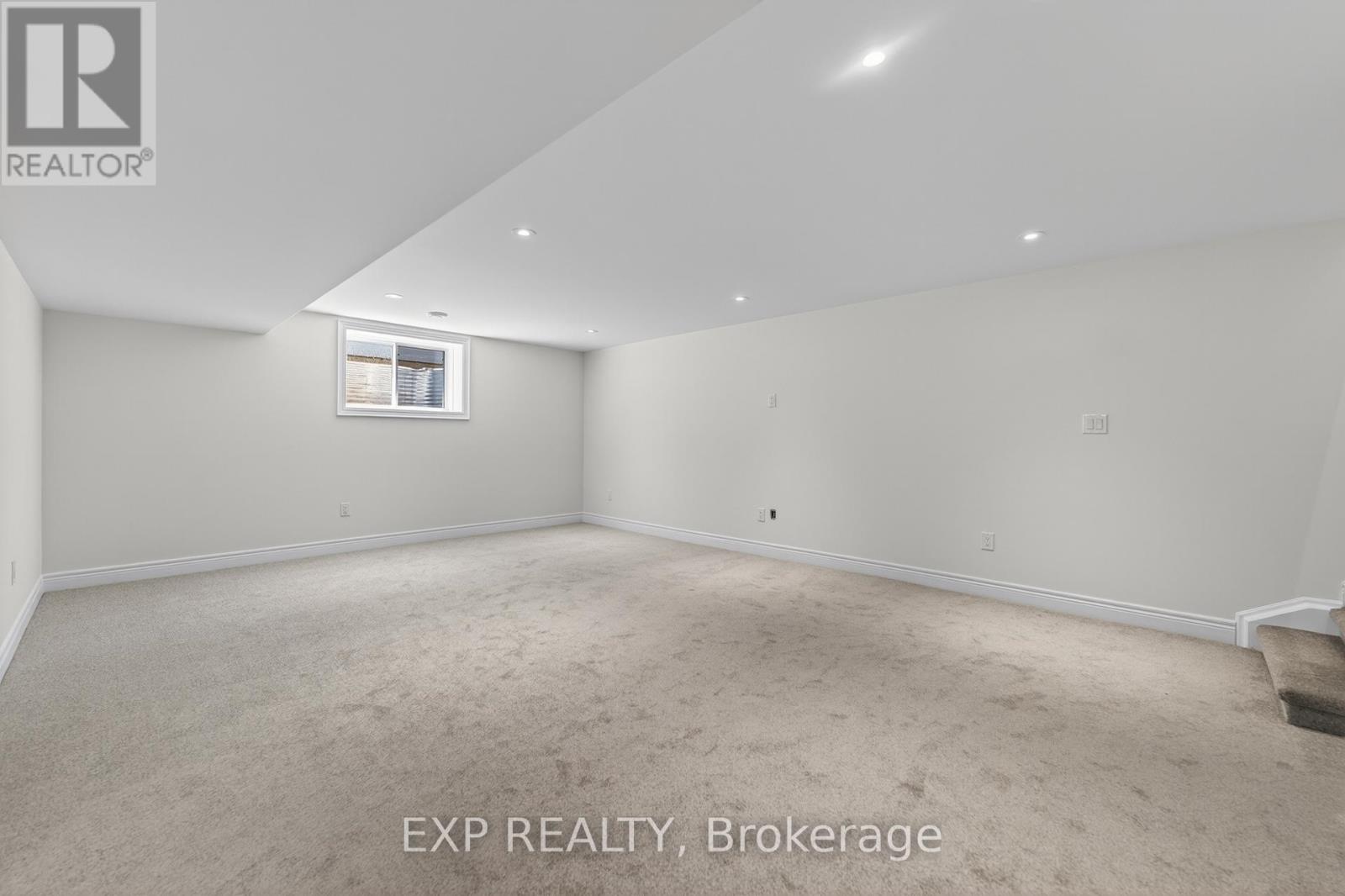 7 BUTTERNUT CRESCENT - Image 29