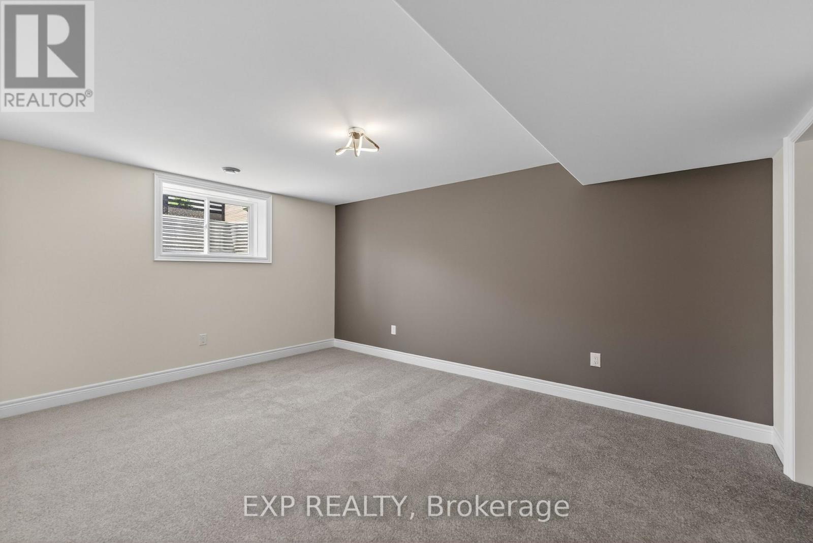 7 BUTTERNUT CRESCENT - Image 31