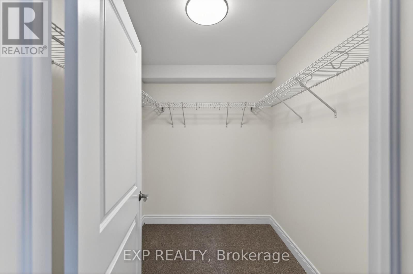 7 BUTTERNUT CRESCENT - Image 33