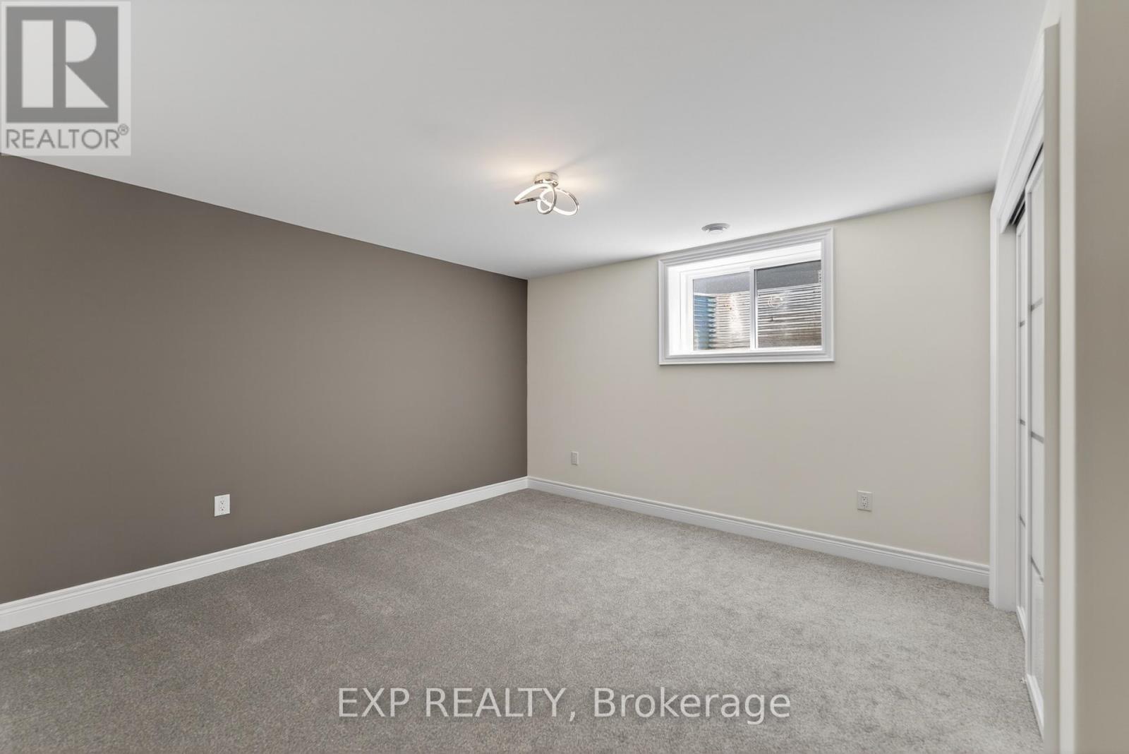 7 BUTTERNUT CRESCENT - Image 35